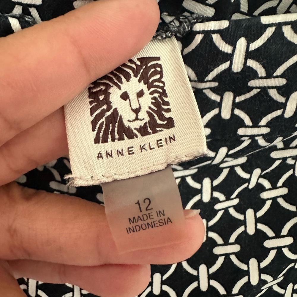 Anne Klein Black & White Print Tailored Shorts Size 12 Gold Button - Picture 4 of 6